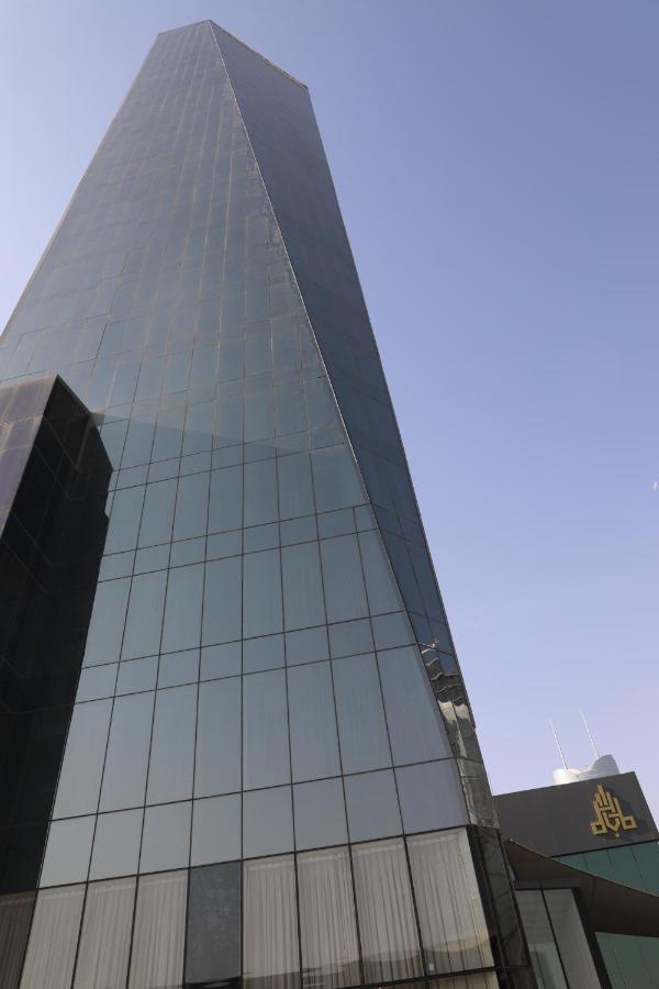 Hdb Financial District 4*